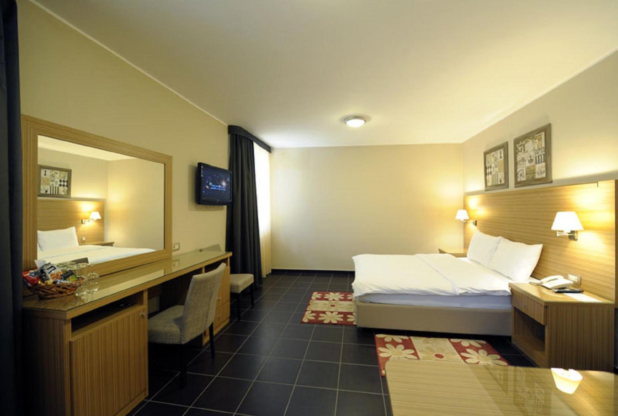 Hotel 1000 Ruza Beograd Rom bilde