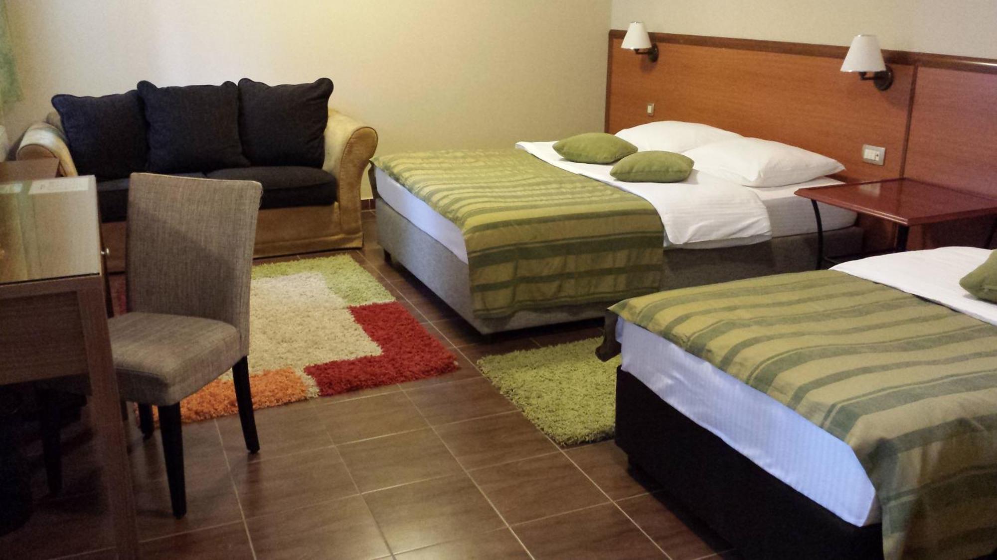 Hotel 1000 Ruza Beograd Rom bilde