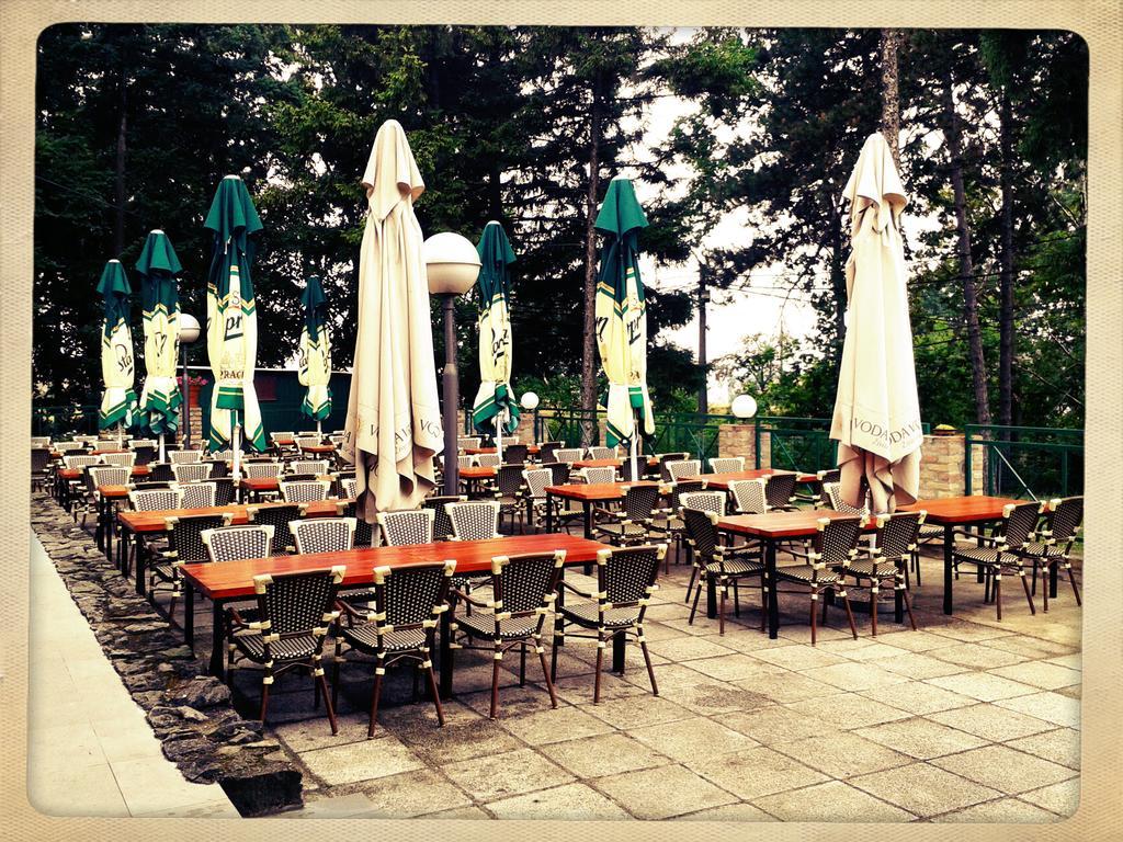Hotel 1000 Ruza Beograd Eksteriør bilde