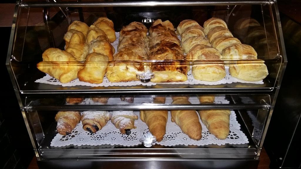 Hotel 1000 Ruza Beograd Eksteriør bilde