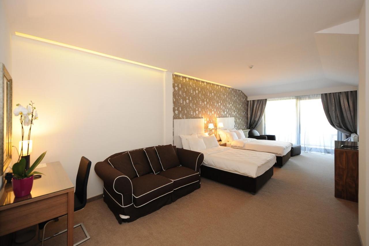 Hotel 1000 Ruza Beograd Rom bilde